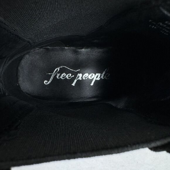 Free People Atlas Puffer Chelsea Boot EU 38, US 8 Black Leather Nylon Studs Goth - Picture 10 of 13